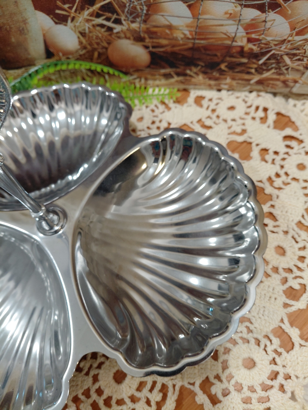 Silver-Tone 3-Section Shell Server with Handle - Picture 4 of 5